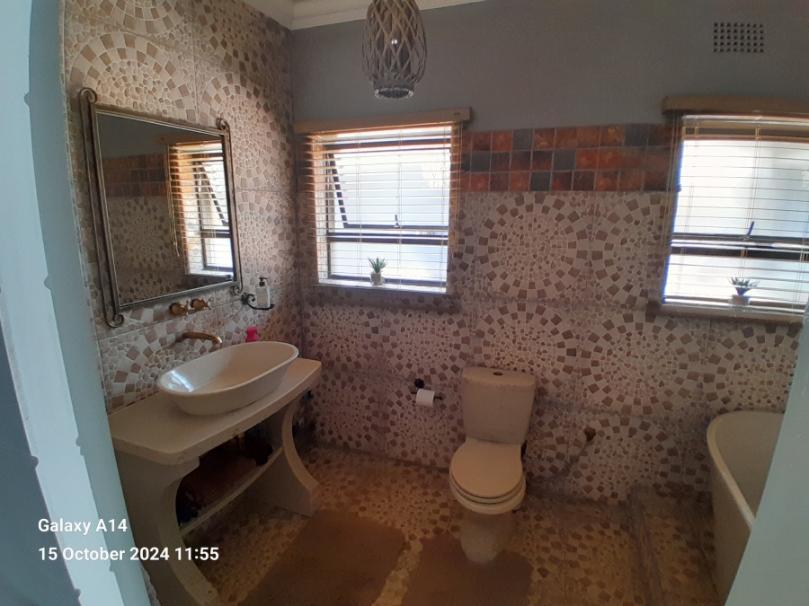 6 Bedroom Property for Sale in Protea Park North West